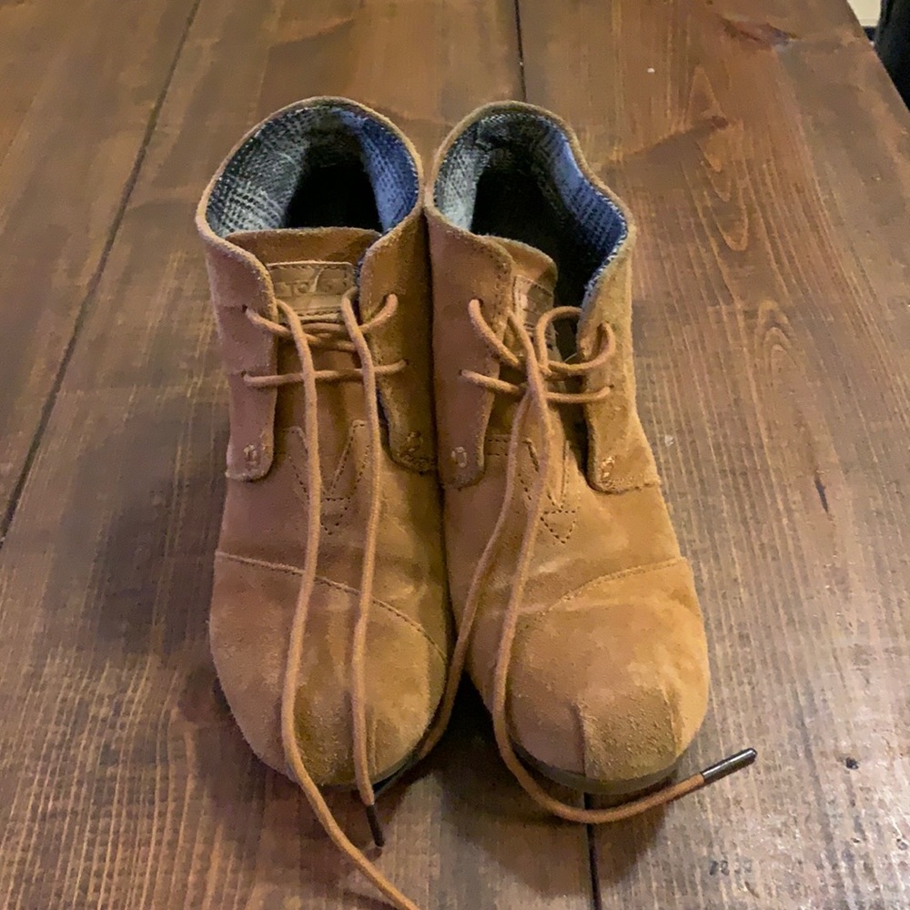 TOMS Dessert Wedge Booties - Tan Suede